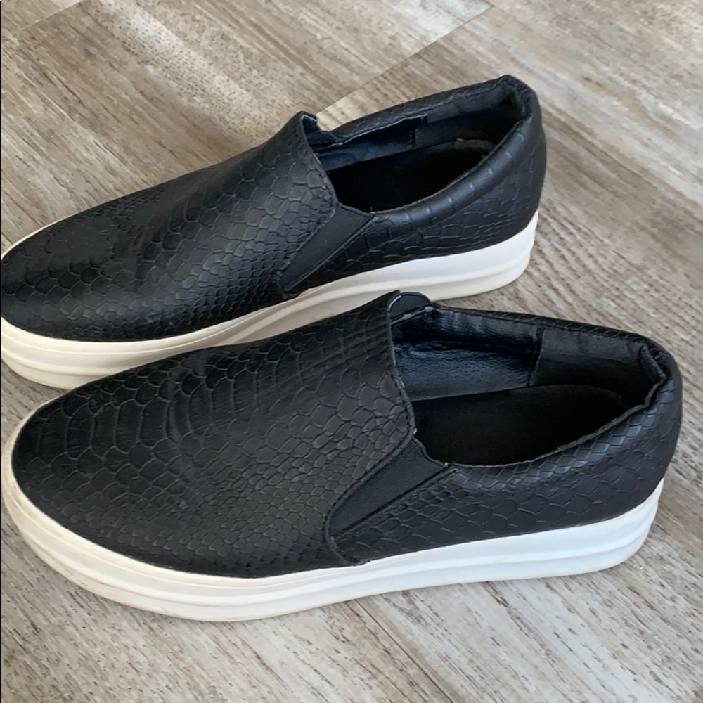 Snake skin slide ons